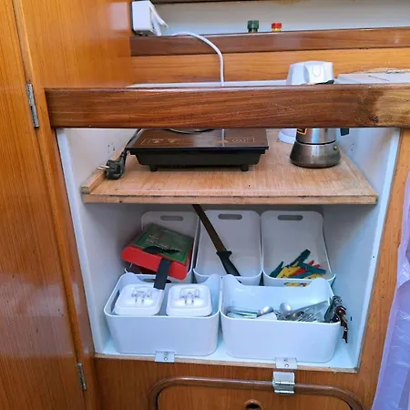 Sleep Aboard A Sailing Boat In Διαμέρισμα *