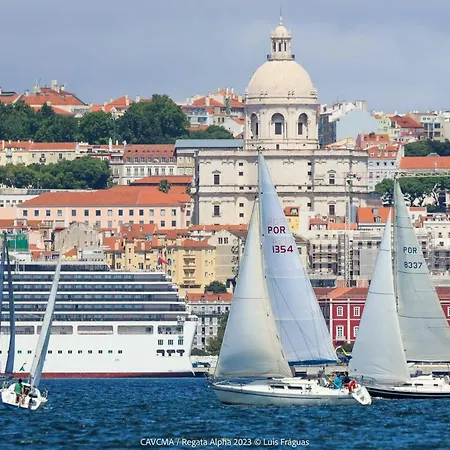 Apartamento Be Local - Sleep Aboard The Santa Maria Sailing Boat In Lisboa