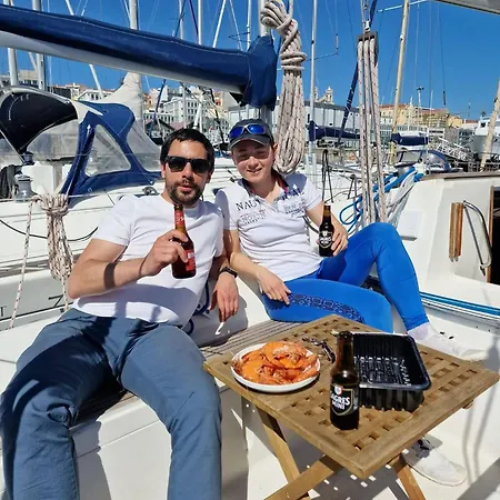 Appartamento Sleep Aboard A Sailing Boat In *