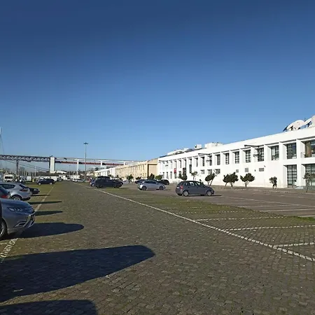 شقة Sleep Aboard A Sailing Boat In