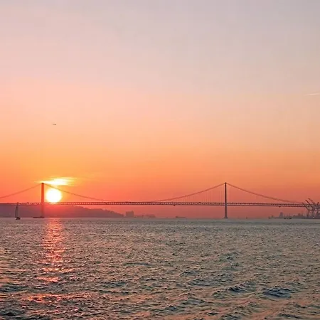 Sleep Aboard A Sailing Boat In Lisboa