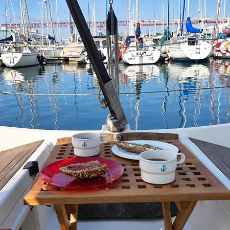 Апартаменти Sleep Aboard A Sailing Boat In *