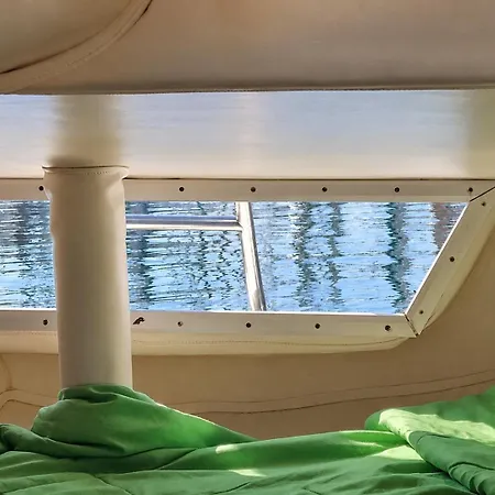 Апартаменти Sleep Aboard A Sailing Boat In *